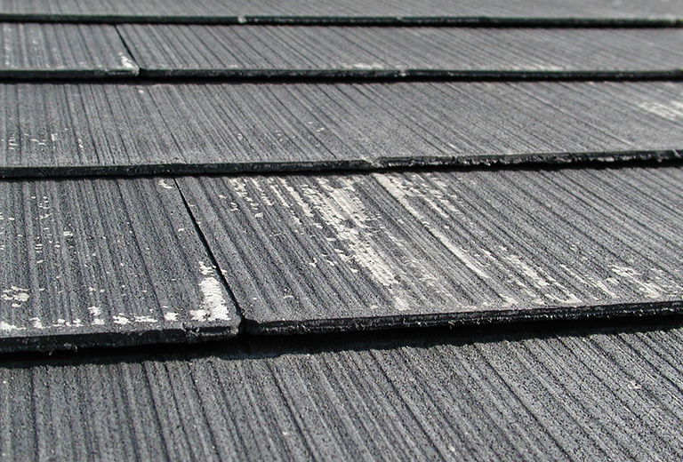 屋根材の反り・剥がれなどの劣化